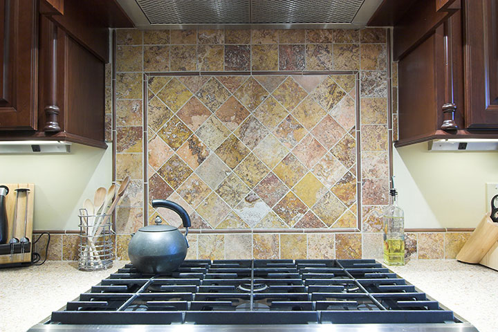 /img/gallery/granite-countertops-back-splash.jpg